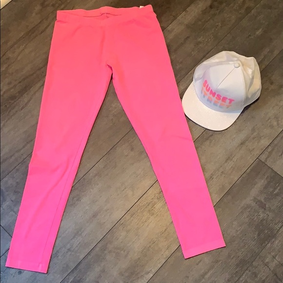 Pink leggings and baseball cap - Picture 2 of 5